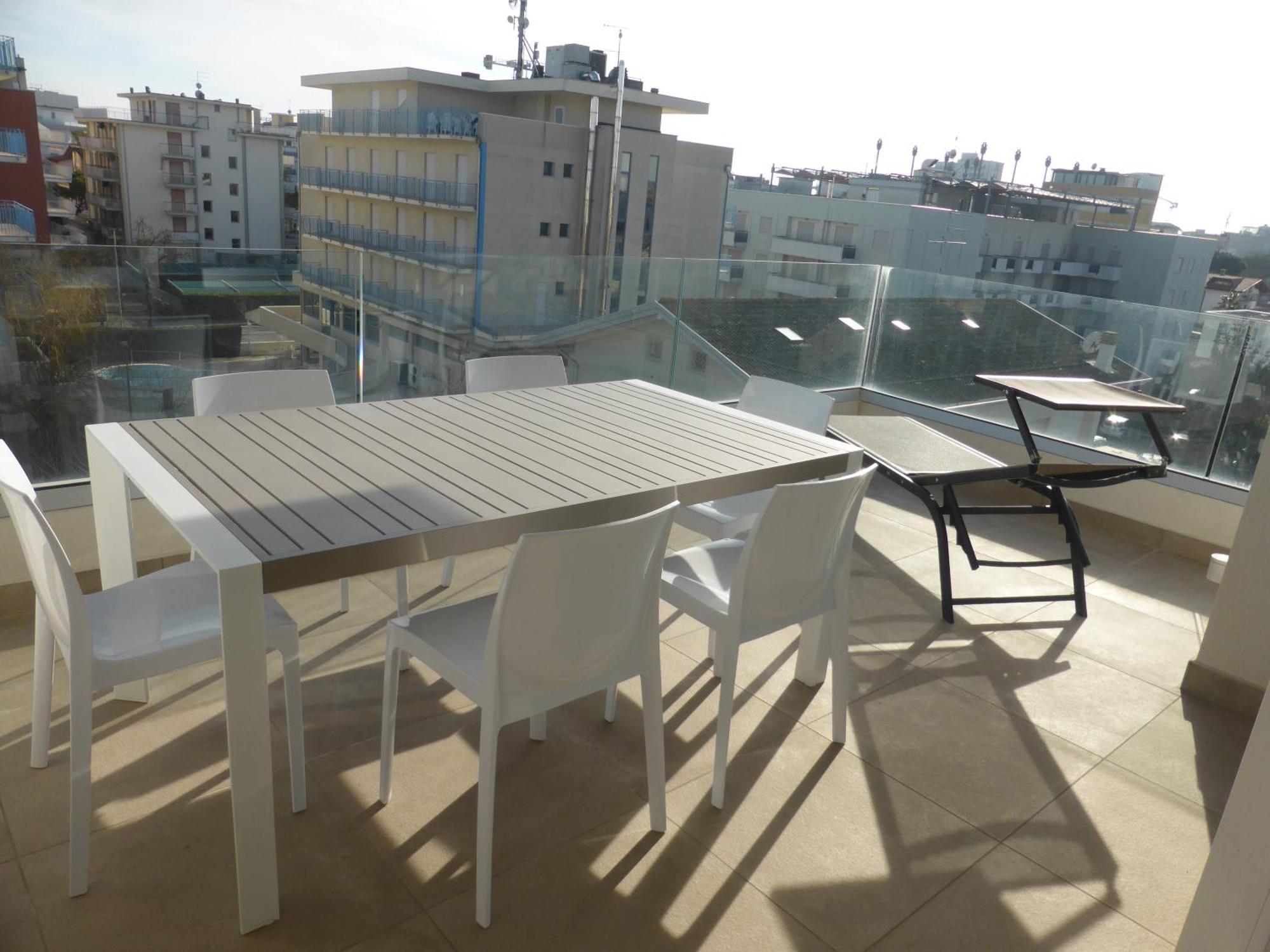 Elegante 2 Piazza Aurora Con Piscina Appartamento Lido di Jesolo